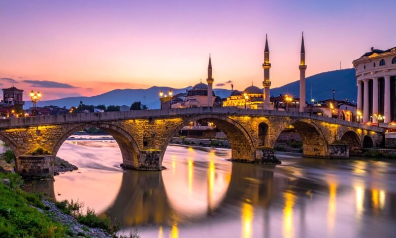 Üsküp'te Gezilecek Yerler: Tarih ve Heykeller Şehri