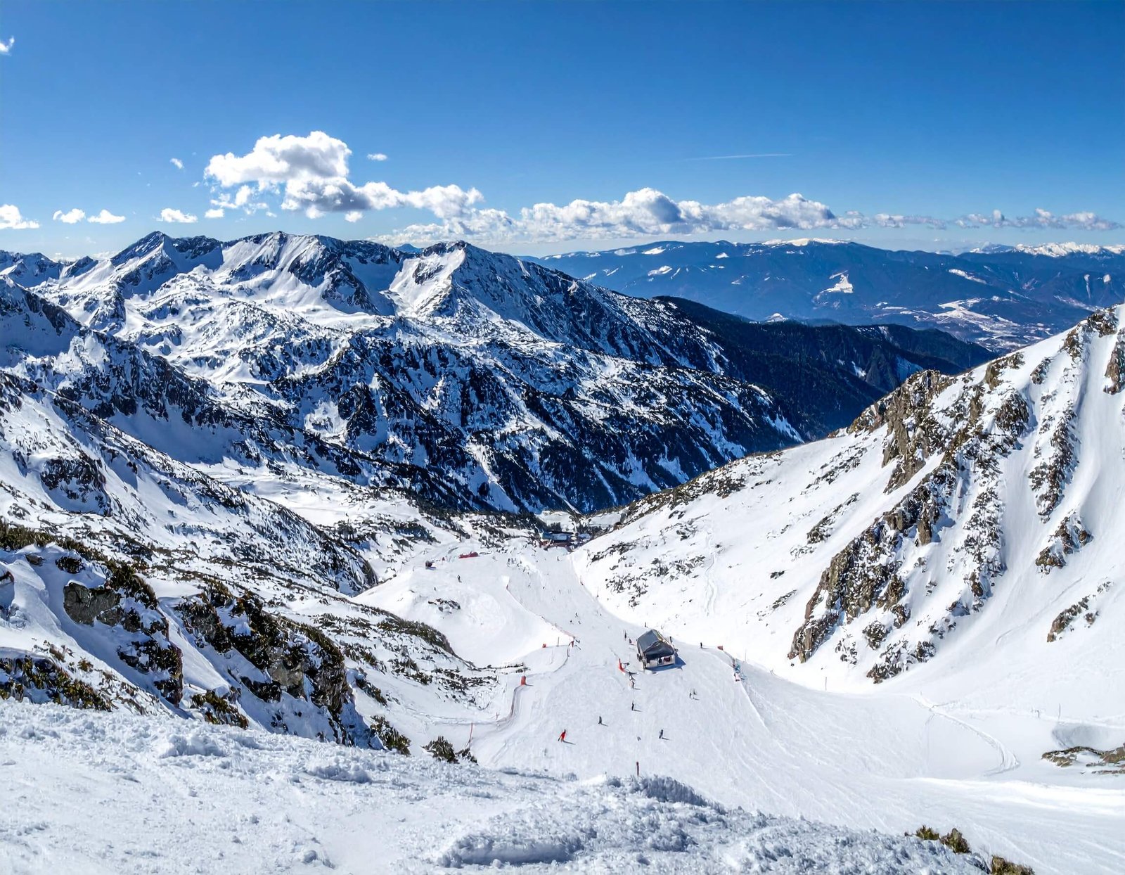 En Ucuz Yurtdışı Kayak Merkezi 2025: Avrupa'da Kayak Macerası