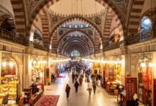 Türkiye'nin Kapalı Çarşıları: Tarihin Kalbinde, Ticaretin Ritmi